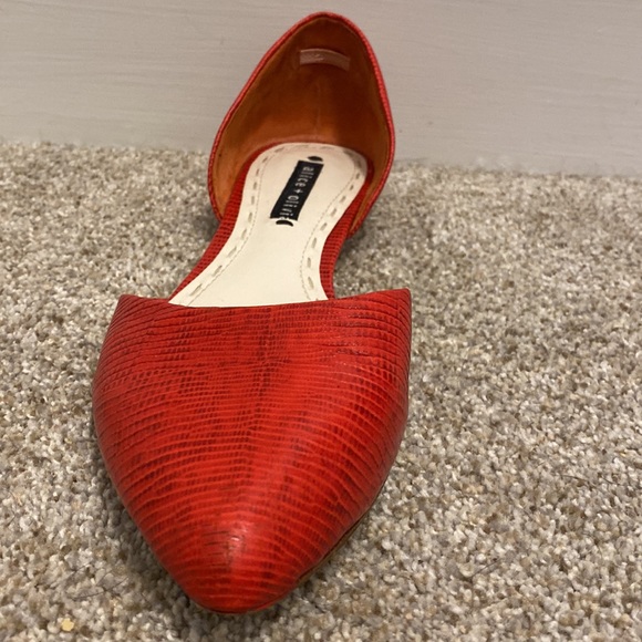 Alice + olivia red pointed toe leather flats. Size 40. - Picture 2 of 12